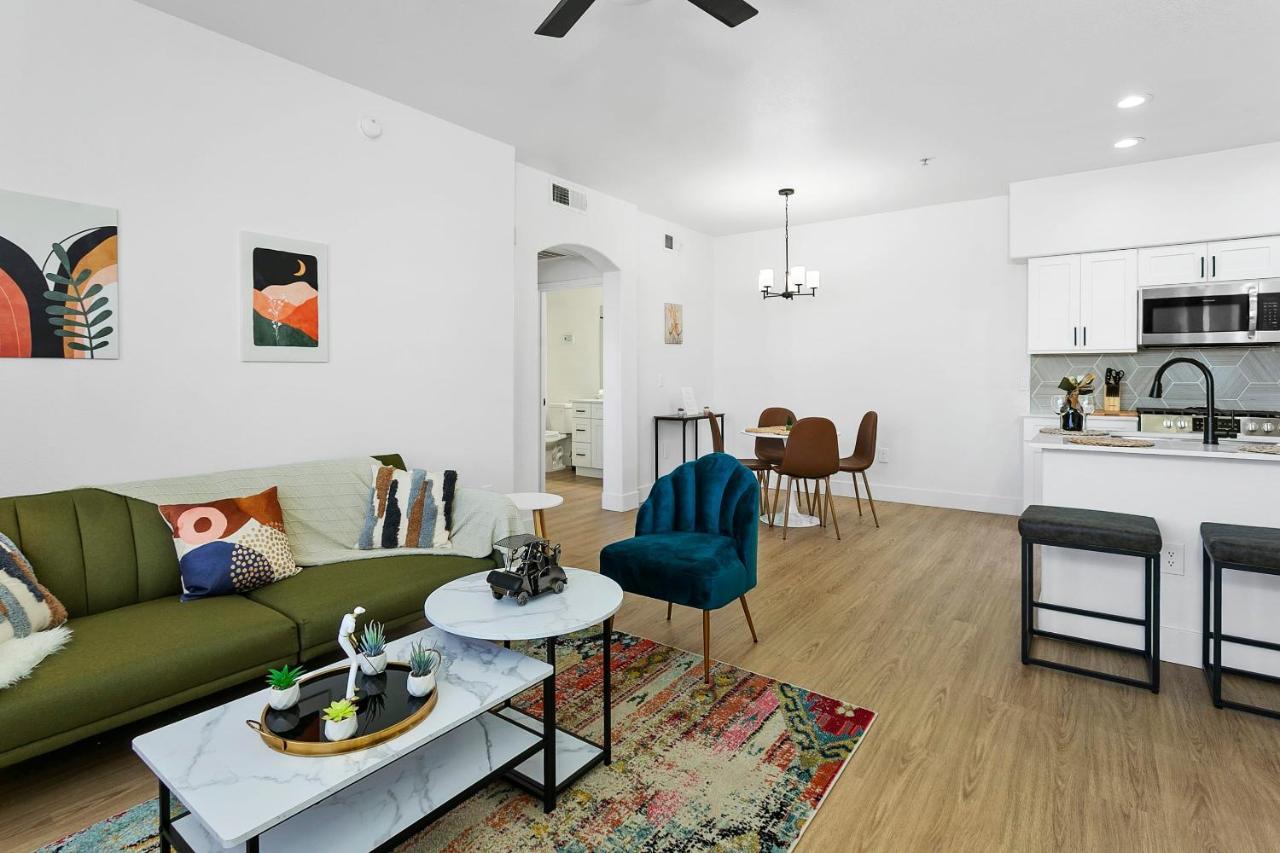 Cozysuites Glendale By The Stadium With Pool 01 Exterior foto