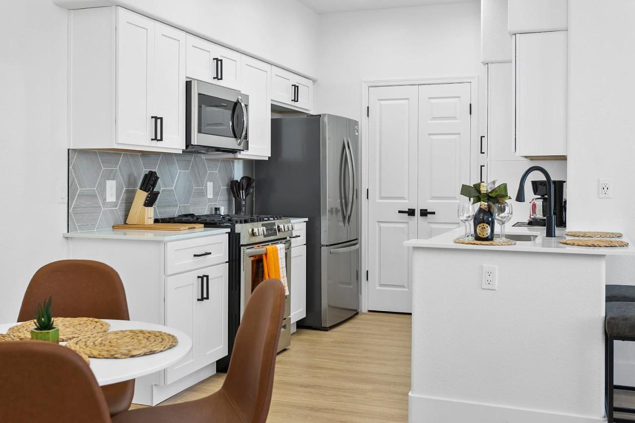 Cozysuites Glendale By The Stadium With Pool 01 Exterior foto
