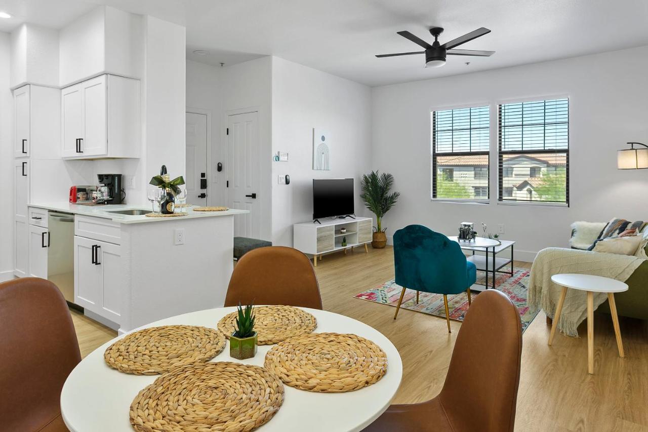 Cozysuites Glendale By The Stadium With Pool 01 Exterior foto